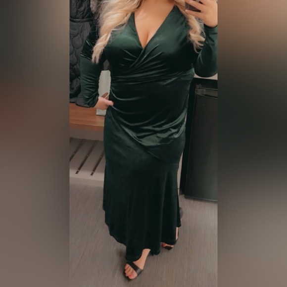 Velvet dress - Picture 1 of 4